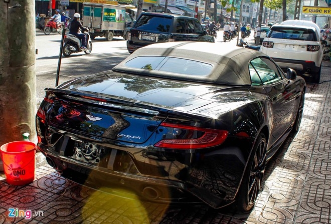 Aston Martin Vanquish mui tran dau tien ve Viet Nam hinh anh 3