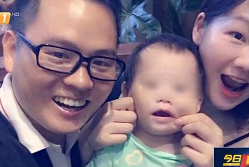 em be mang hoa vi thoi quen tam voi hoa sen cua me - 1