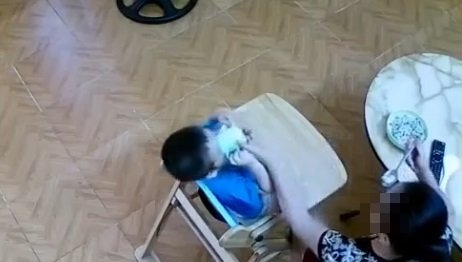 giúp việc, bạo hành, đuổi việc, đánh trẻ con