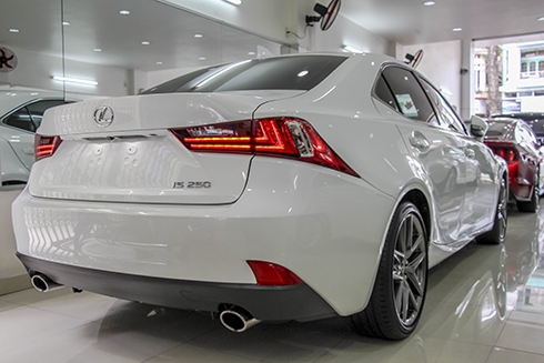 sedan-hang-sang-lexus-is250-rao-ban-2-4-ty-dong-1