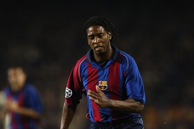 Barca tung co doi hinh toan Phap noi tieng hinh anh 6