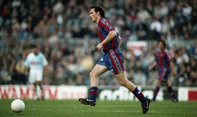 Barca tung co doi hinh toan Phap noi tieng hinh anh 9