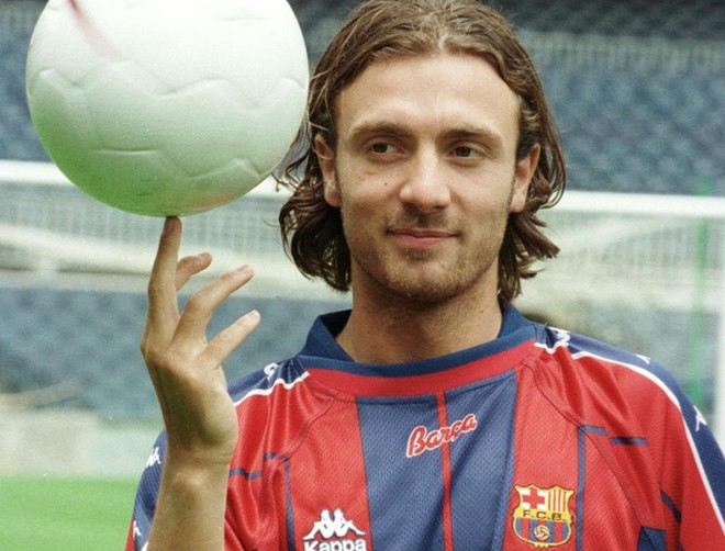 Barca tung co doi hinh toan Phap noi tieng hinh anh 12
