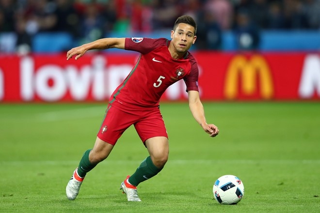 Top 10 ngoi sao tang gia chong mat sau Euro 2016 hinh anh 9