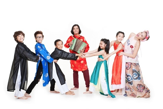 Toc Tien tinh nghich ben dan thi sinh Vietnam Idol Kids hinh anh 9
