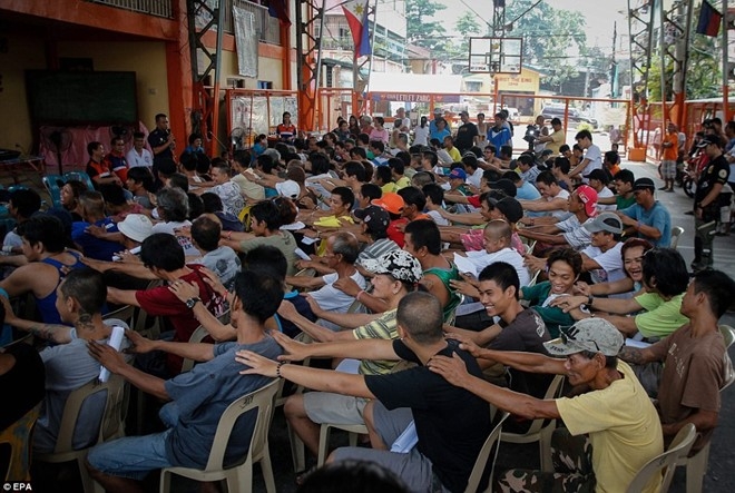 Gần 60.000 người nghiện ở Philippines đầu thú vì sợ bị giết hình ảnh 4 Gan 60.000 nguoi nghien o Philippines dau thu vi so bi giet hinh anh 4