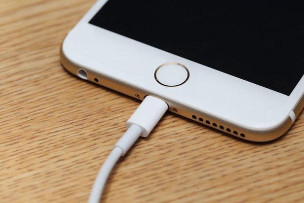 sạc pin điện thoại chuẩn, pin điện thoại, pin smartphone, sạc sai cách, tuổi thọ pin, pin lithium-ion,