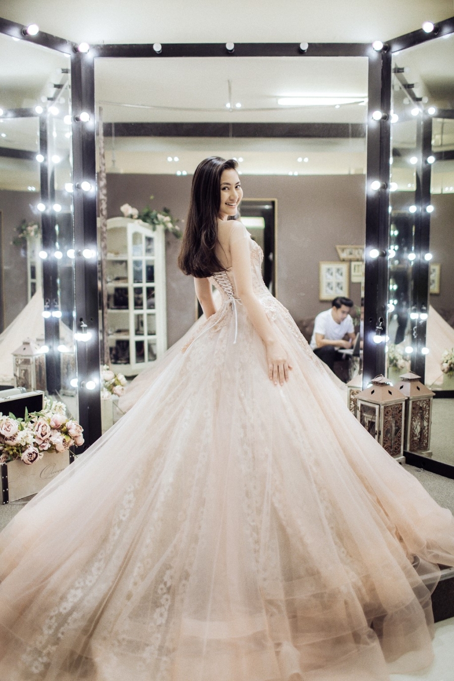 Ong xa dien vien dua Ngoc Lan di thu vay cuoi hinh anh 5
