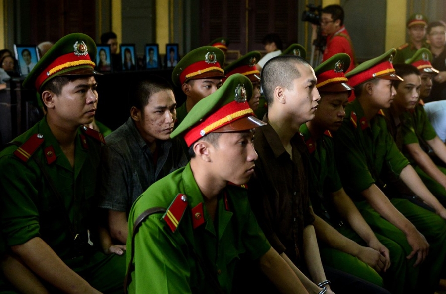 Tham sat Binh Phuoc: Nguoi nha dem di anh nan nhan den toa hinh anh 4