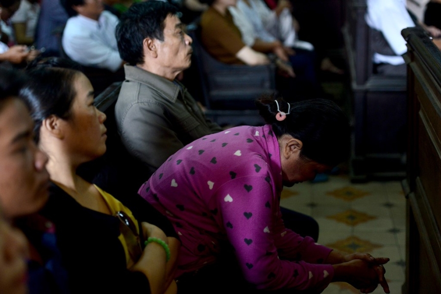 Tham sat Binh Phuoc: Nguoi nha dem di anh nan nhan den toa hinh anh 7