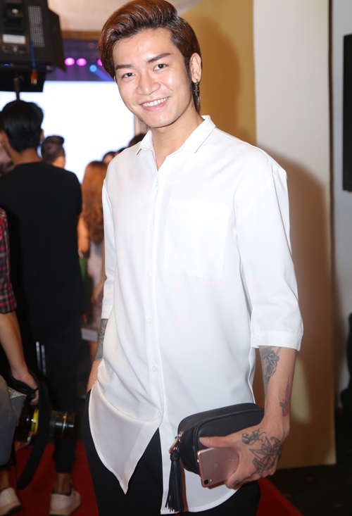 tran-thanh-hari-won-nam-chat-tay-nhau-trong-su-kien-10