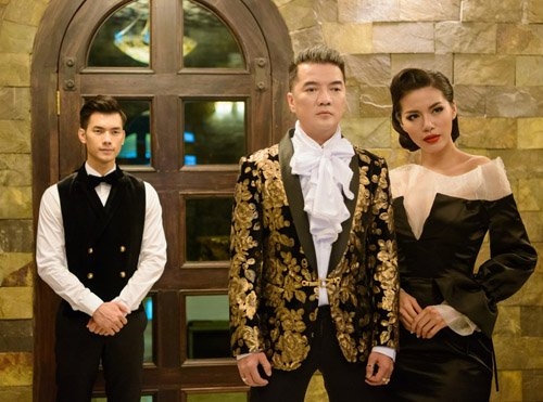 mr. dam ban nude khoe hinh xam dong canh vua dong tinh hinh anh 4