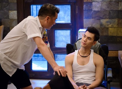 mr. dam ban nude khoe hinh xam dong canh vua dong tinh hinh anh 5