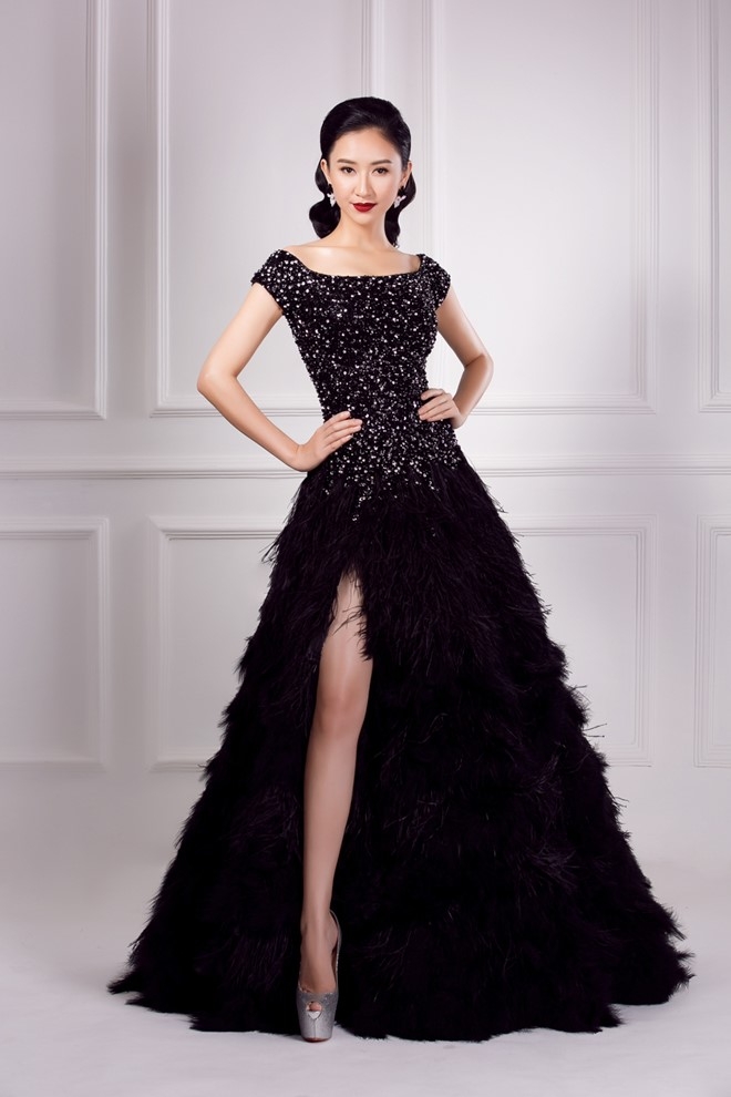 A hau Ha Thu quyen ru trong 4 bo dam da hoi hinh anh 3