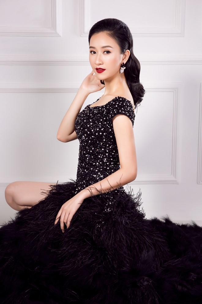 A hau Ha Thu quyen ru trong 4 bo dam da hoi hinh anh 4
