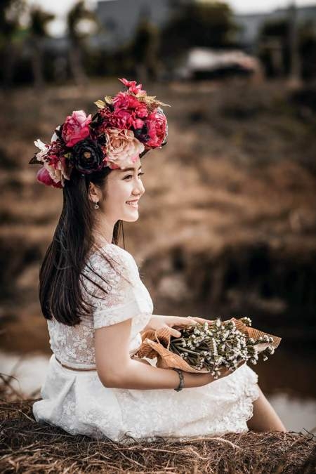 Nữ sinh Trần Ngọc Thảo khoe vẻ xinh xắn trong bộ ảnh năm 18 tuổi.