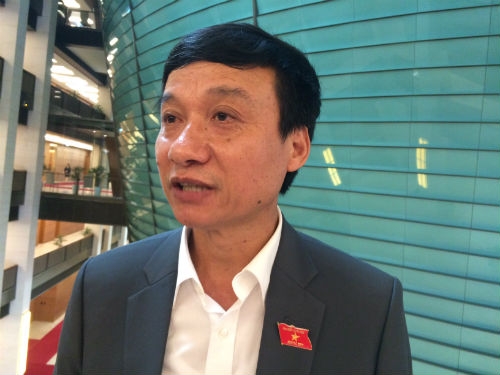 bot-duong-bo-thi-xep-hang-lam-duong-sat-duong-thuy-thi-khong-thay-ai