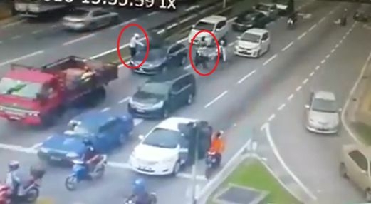 Những kẻ tấn công tấn công nạn nhân từ 2 phía. Ảnh: NST