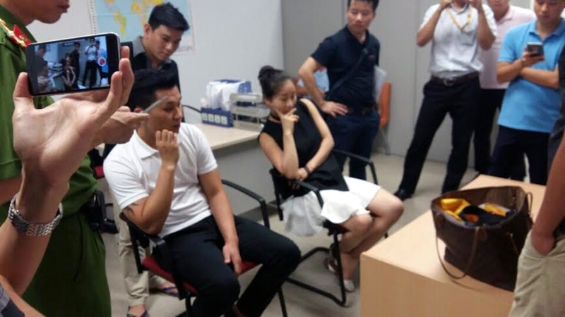 bắt giữ vàng lậu, vận chuyển vàng trái phép, tiếp viên hàng không, Chi cục Hải quan sân bay Nội Bài, Tổng cục Hải quan