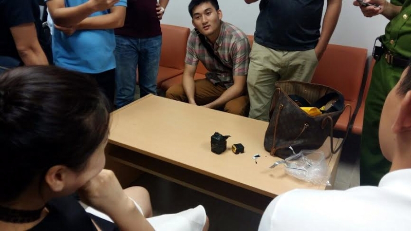 bắt giữ vàng lậu, vận chuyển vàng trái phép, tiếp viên hàng không, Chi cục Hải quan sân bay Nội Bài, Tổng cục Hải quan