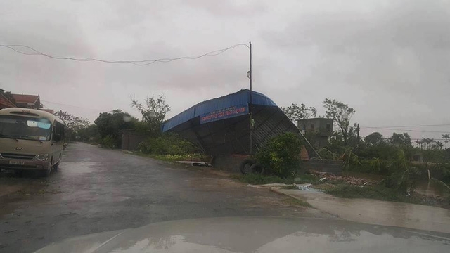  Thiệt hại sau cơn bão đêm qua tại Trực Ninh, Nam Định. (Ảnh: Đình Hưng) 