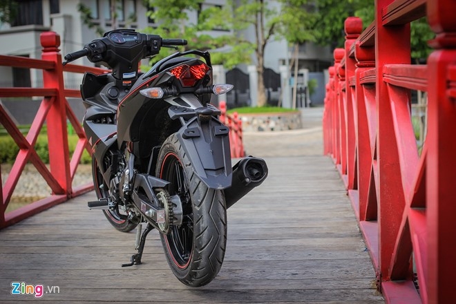 Exciter 150 Matte Black cung co vi the 'Vua duong pho' hinh anh 3