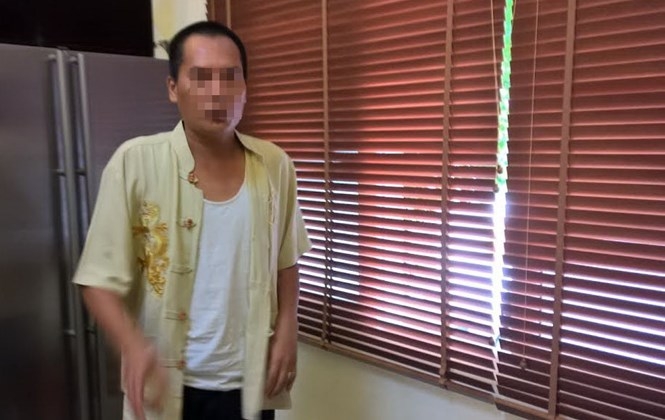Ông Thịnh đang kể lại việc mình bị bắn và cuộc xuất viện như... đào tẩu /// Ảnh: Xuân Hà