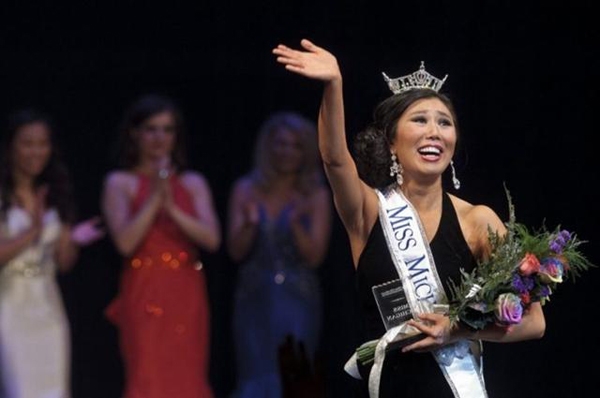 Arianna Quan là cô gái châu Á đầu tiên đăng quang Miss Michigan, vì thế cô cũng nhận được rất nhiều sự quan tâm, tuy nhiên phần lớn trong đó là... đả kích.