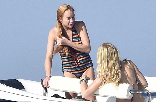 lindsay-lohan-lo-bung-to-giua-tin-don-mang-thai-4