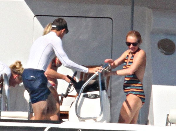 lindsay-lohan-lo-bung-to-giua-tin-don-mang-thai-6