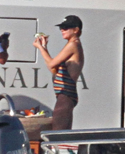lindsay-lohan-lo-bung-to-giua-tin-don-mang-thai-7