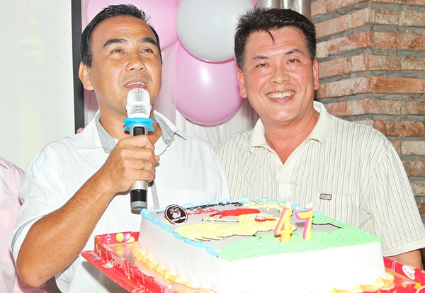 quyen-linh-hanh-phuc-don-tuoi-47-ben-nguoi-than-ban-be-5