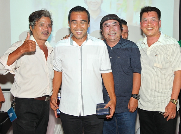 quyen-linh-hanh-phuc-don-tuoi-47-ben-nguoi-than-ban-be-8
