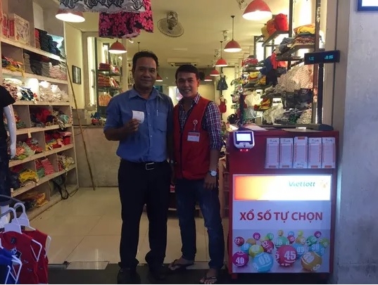  iKhách hàng trúng giải nhất trị giá 10 triệu đồng của Vietlott 