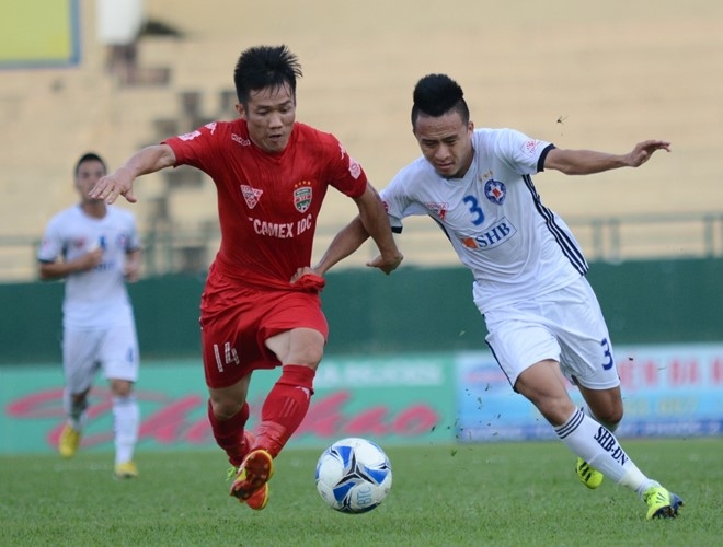 Doi bong cua HLV Le Huynh Duc len dan dau V.League hinh anh 1