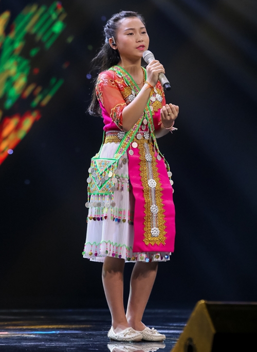 thien-than-nguoi-nga-gay-an-tuong-tai-giong-hat-viet-nhi-1