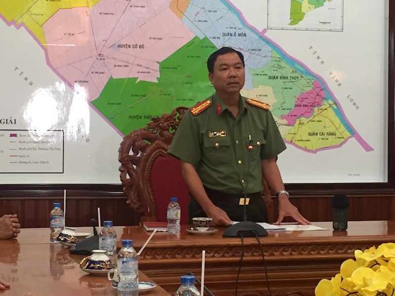  Đại tá Trần Ngọc Hạnh chủ trì buổi họp báo 