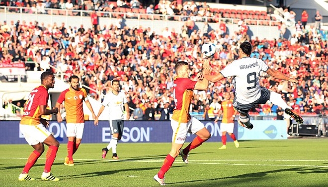 Ibrahimovic dùng xe cũ của Van Gaal - ảnh thể thao