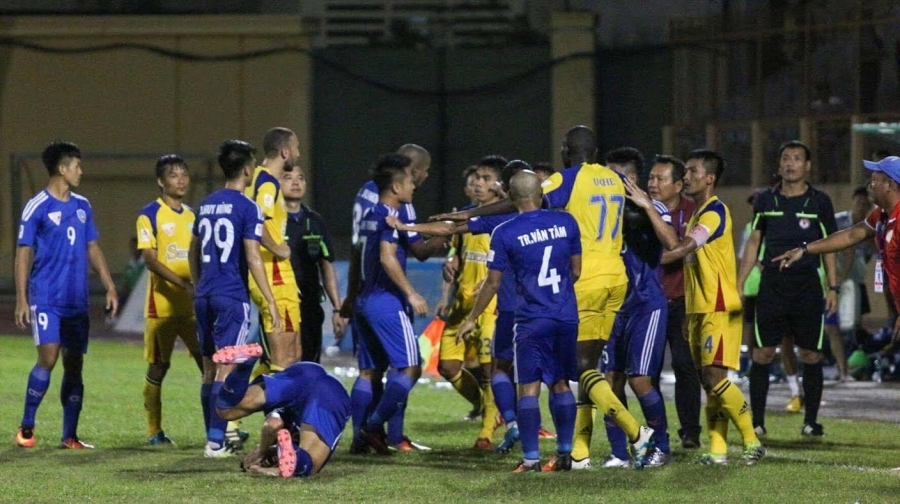 trọng tài Phùng Đình Dũng, S.Khánh Hoà, V-League, VPF, Cao Văn Chóng, BTC V-League