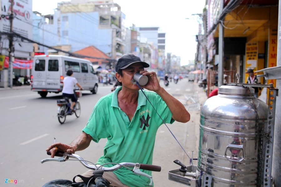 Hem 'ong Tien' o Sai Gon hinh anh 9