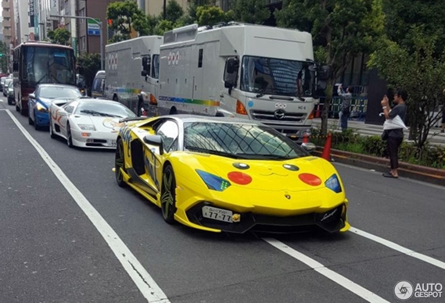 Aventador 50 Anniversario phong cách Pikachu lăn bánh trên phố. 