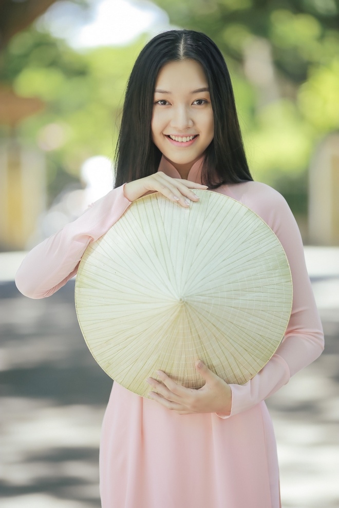 Nét dịu dàng của 'nàng thơ xứ Huế' thi Hoa hậu Việt Nam