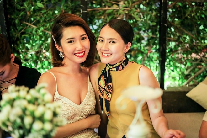 Ngoc Lan duoc ong xa thap tung di tiec hinh anh 2