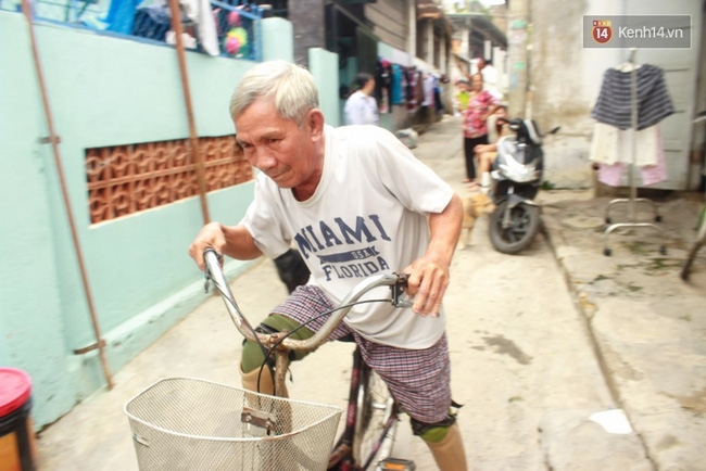 Tình yêu cảm động của người chồng cụt chân bán vé số nuôi vợ mù - Ảnh 8.