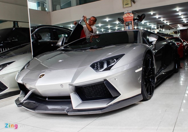 Lamborghini Aventador ban do dau tien ve Viet Nam hinh anh 2