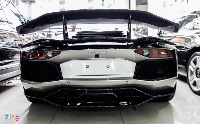 Lamborghini Aventador ban do dau tien ve Viet Nam hinh anh 3