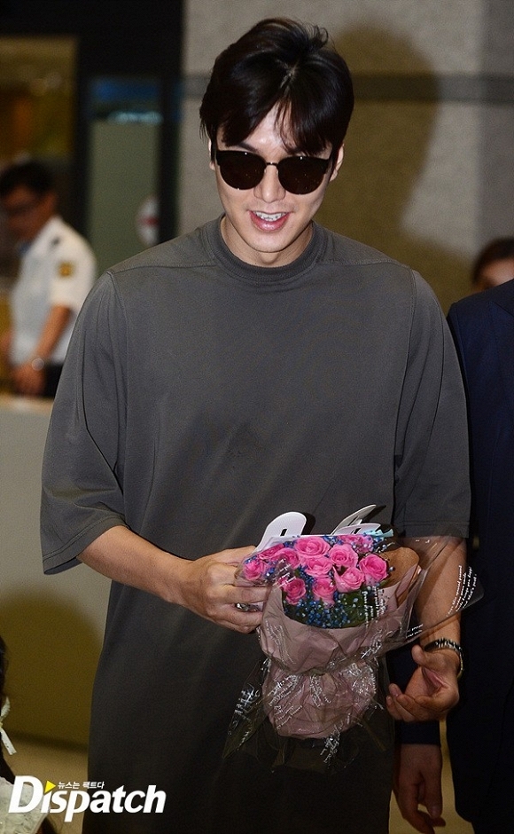 Lee Min Ho xuất hiện tươi rói sau tin đồn chia tay Suzy 3