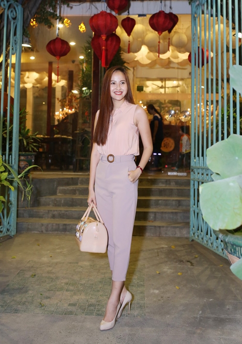 thu-phuong-duom-buon-khi-di-an-voi-vo-chong-binh-minh-6
