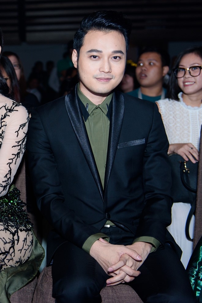 Dan sao Viet long lay tren tham do su kien hinh anh 11