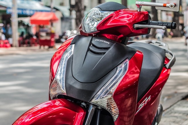 Loat Honda SH doi mau bang decal o Sai Gon hinh anh 7